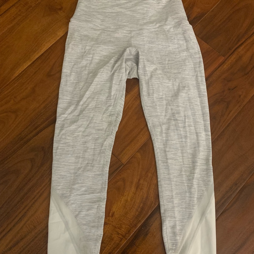 Lululemon white & grey leggings, high waist, scalloped leg openings, size 4